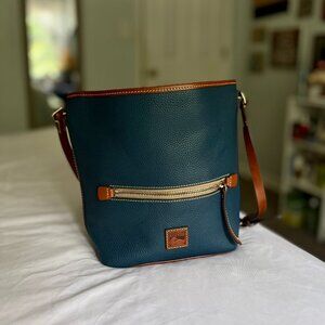 Dooney & Bourke Pebble Leather Crossbody Bag – Navy & Tan